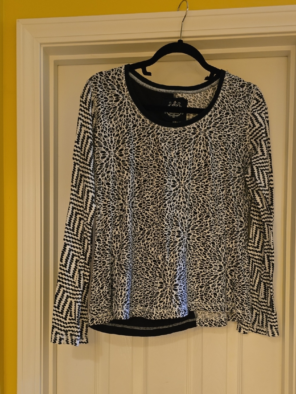 Prana Black & White Long Sleeve Mixed Pattern Top